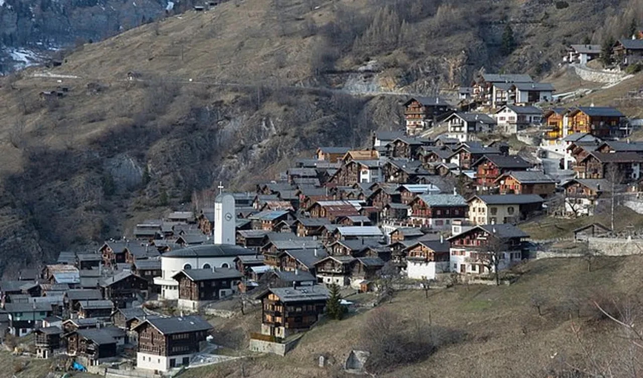 Muhteşem manzaralı yerde yaşa bir de üzerine para al! Nüfus için teşvik projesi