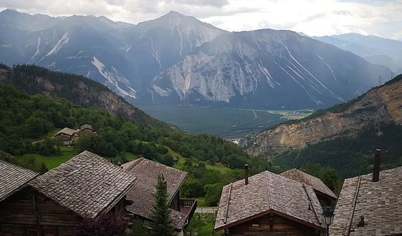 Muhteşem manzaralı yerde yaşa bir de üzerine para al! Nüfus için teşvik projesi
