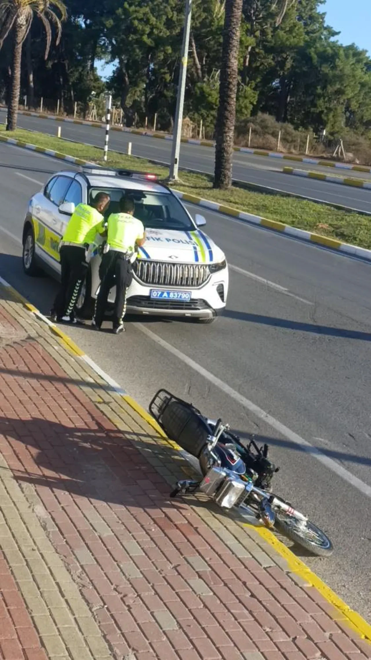 Polisten kaçtı kaza yaptı! Yaralandığı halde yine de kaçtı