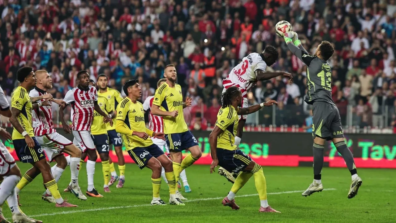 Samsunspor Fenerbahçe maç sonucu! Avrupa’da galip geldiler ligde yenişemediler