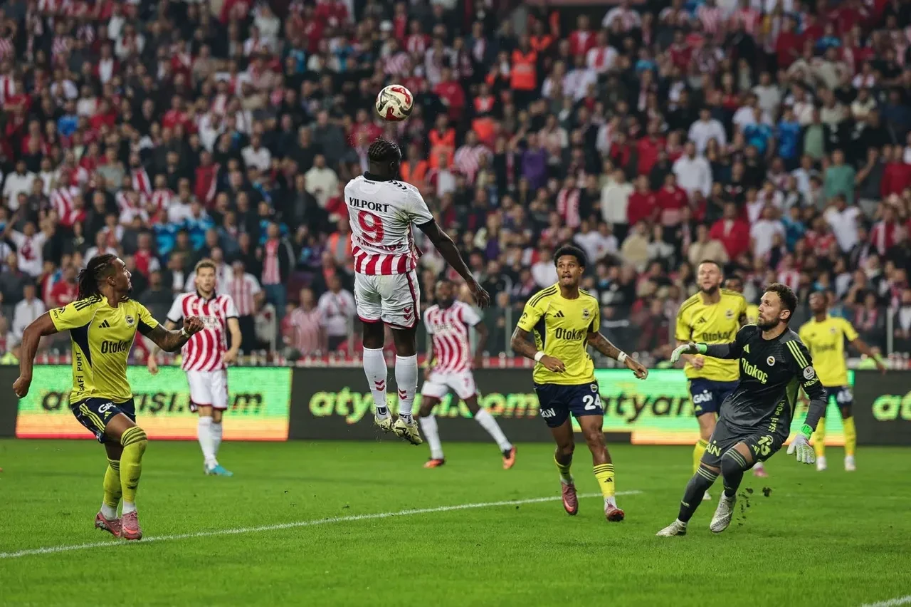 Samsunspor Fenerbahçe maç sonucu! Avrupa’da galip geldiler ligde yenişemediler