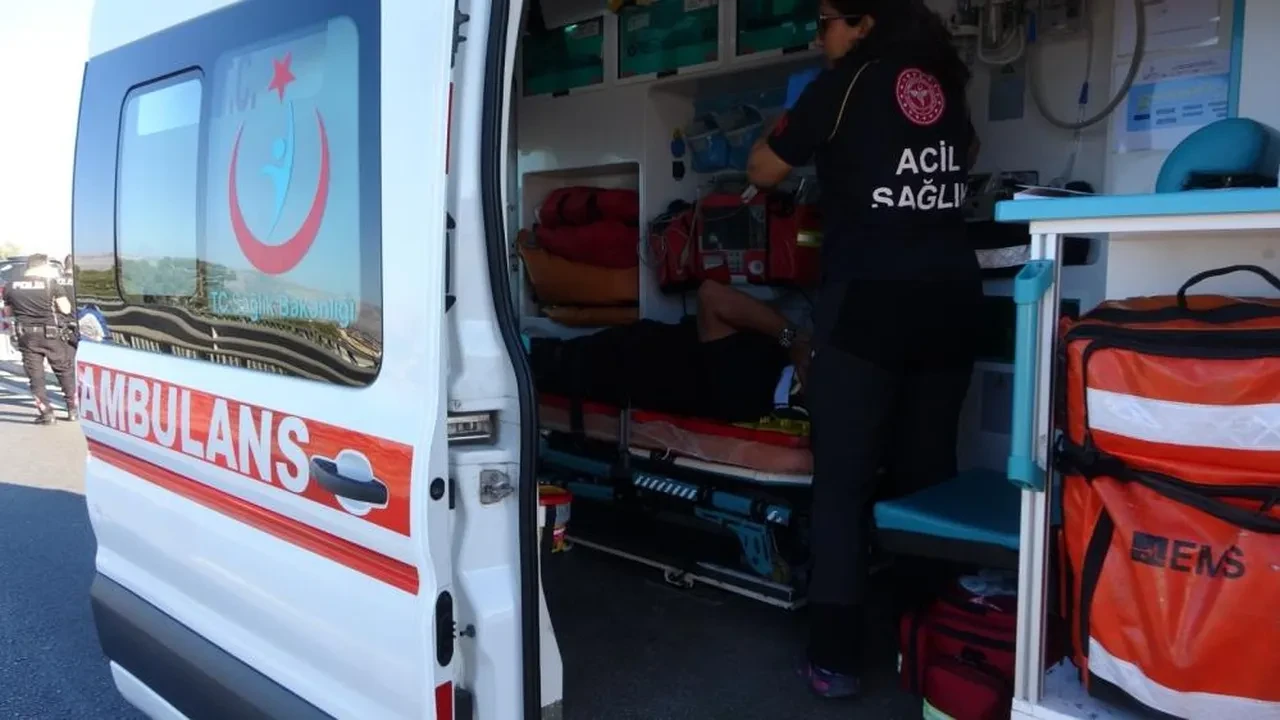 Antalya'da zincirleme kaza: 3'ü Rus vatandaşı 5 kişi yaralandı 