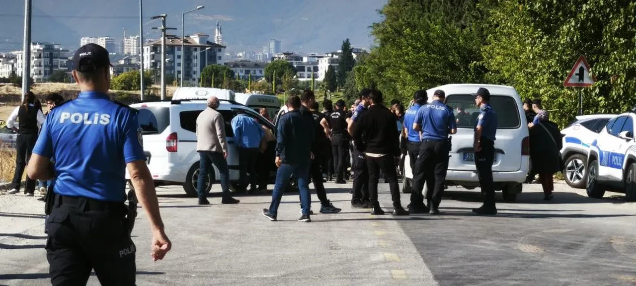 Araçla takip etti, önlerini kesip rastgele ateş açtı! Husumetlisi yerine başka birini öldürdü