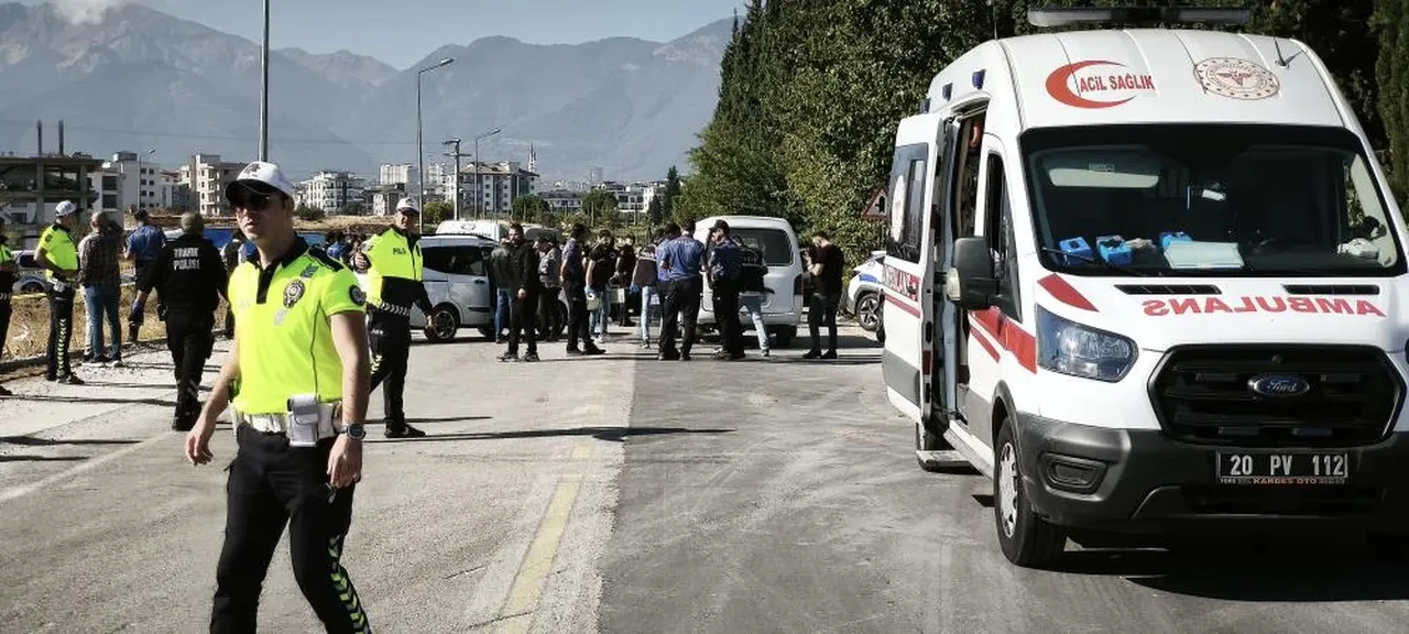 Araçla takip etti, önlerini kesip rastgele ateş açtı! Husumetlisi yerine başka birini öldürdü