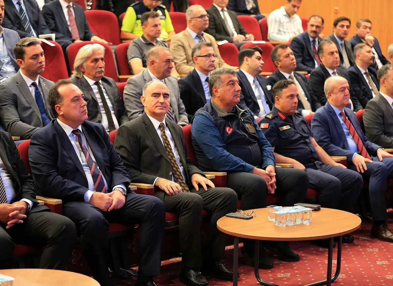 Başkandan 'deprem' açıklaması: İnsanın içini ürperten, kıpkırmızı bir tablo