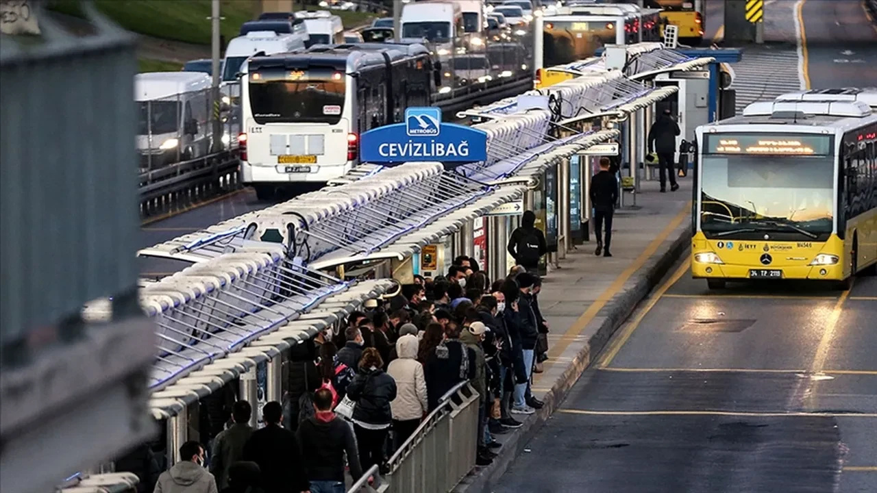 Bugün toplu taşıma neden ücretsiz 6 Ekim 2025? Metrobüs, otobüs, metro ve tramvay hatlarında biletler ücretsiz