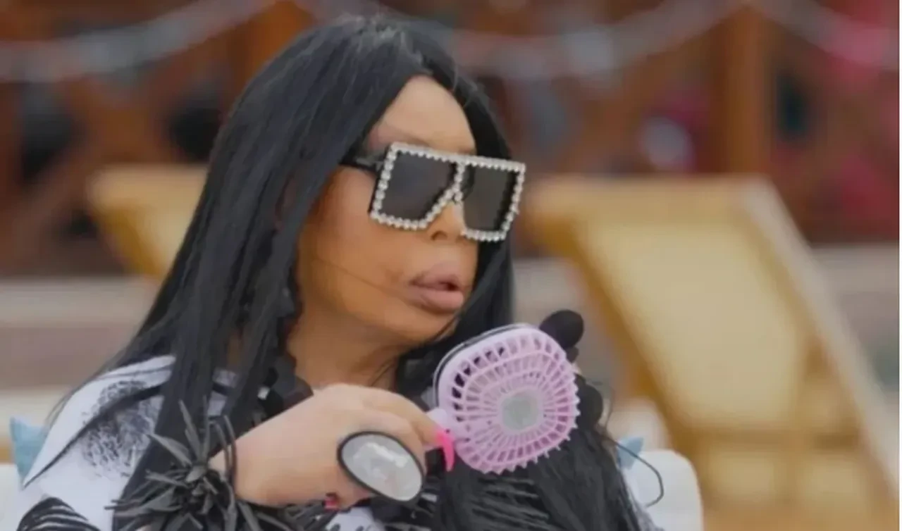 Bülent Ersoy "Fena değilsin, sen bana ne yapmak istiyorsun?" diye sordu, aldığı cevapla sinirlendi 