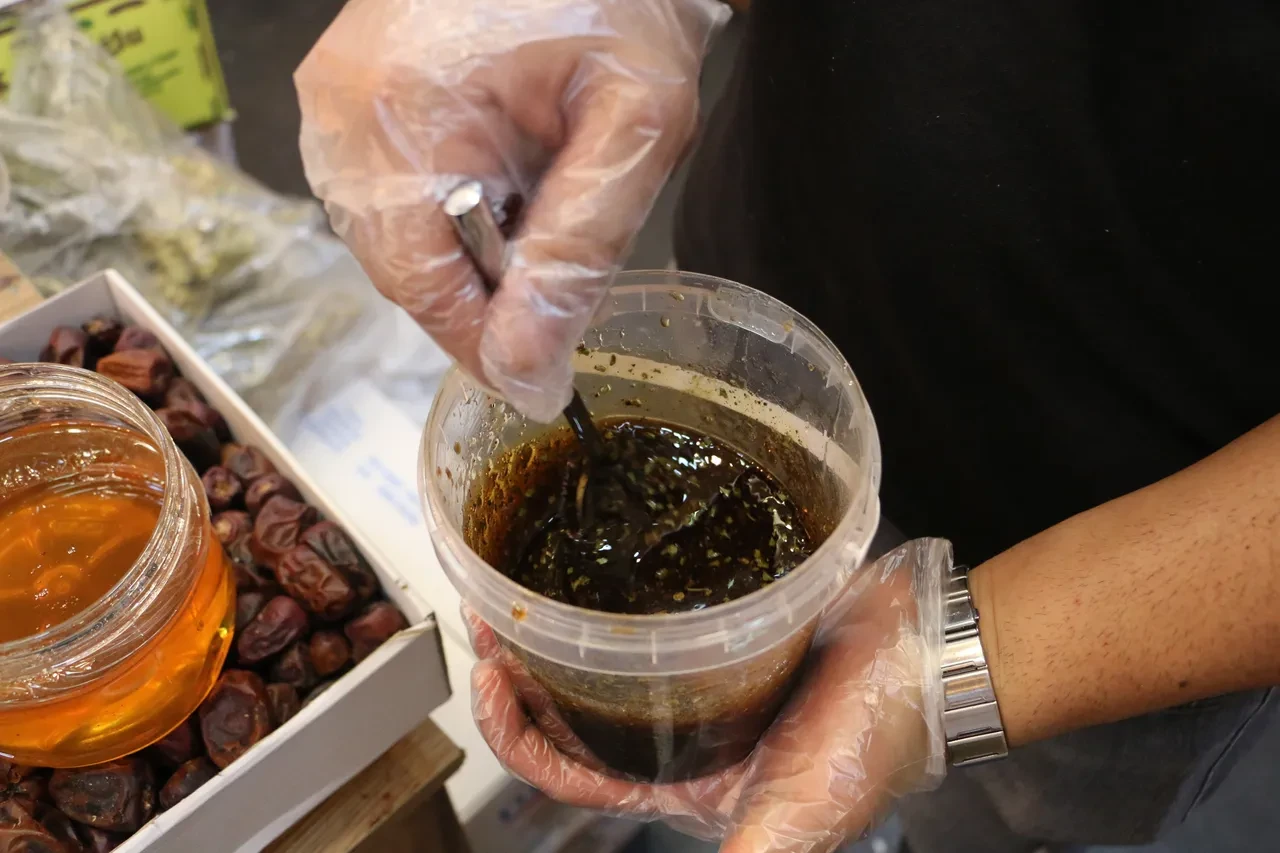 Bunu tüketen sabah dinç kalkıyor, iki günde gribi kesiyor! 25 farklı bitki karışımına talep yağıyor