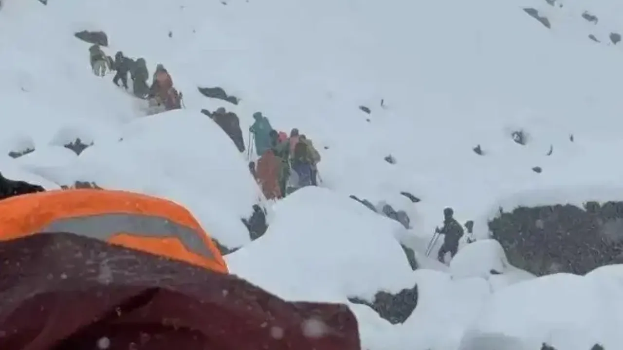 Everest’te ölü sayısı kaç son durum ne? Bin kişi fırtınada mahsur kaldı