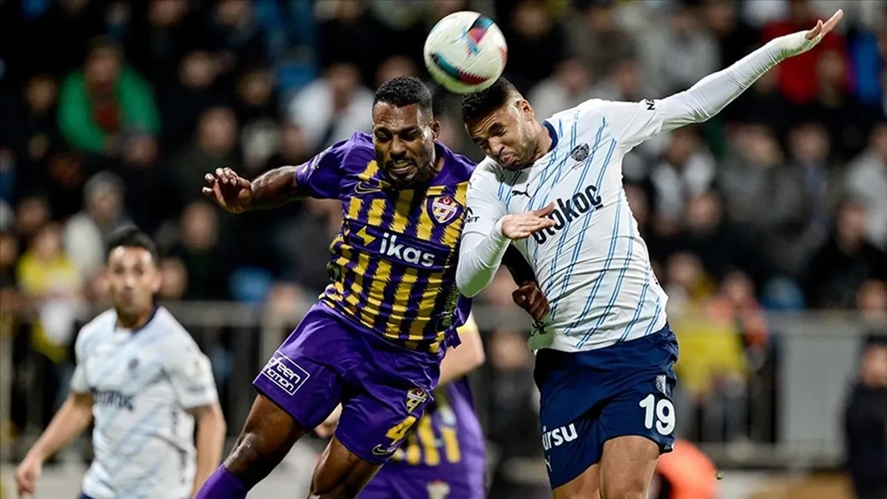 FIFA'dan iki Süper Lig kulübü için kritik karar! Transfer tahtaları kapandı