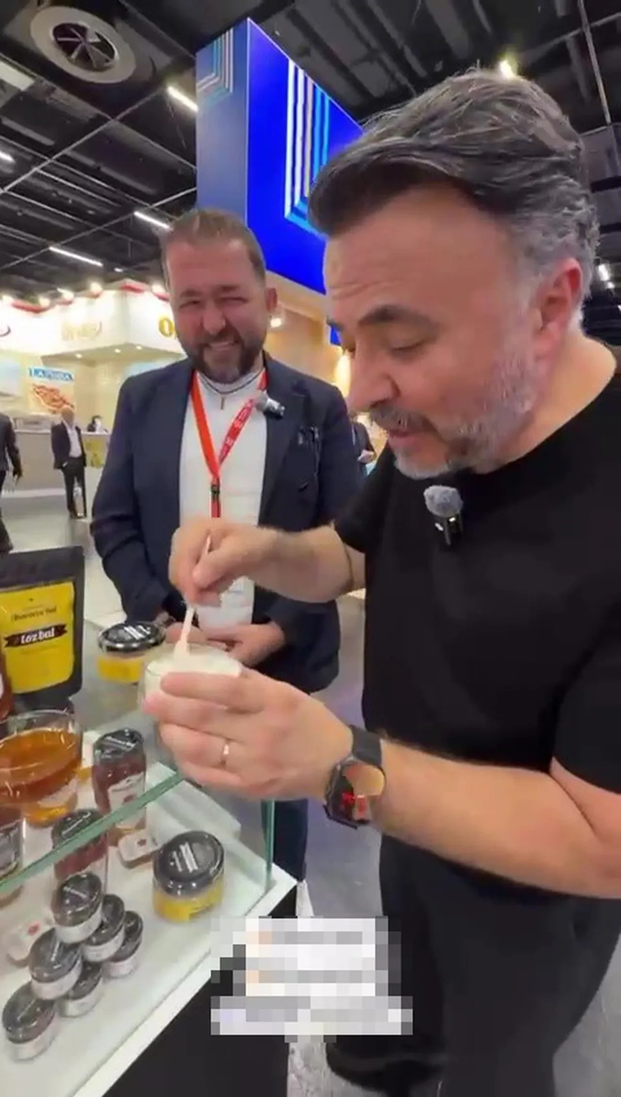 Firari FETÖ'cü Almanya'da influencerlığa soyundu! Adana balını tanıtıp Türklerden euro topluyor!