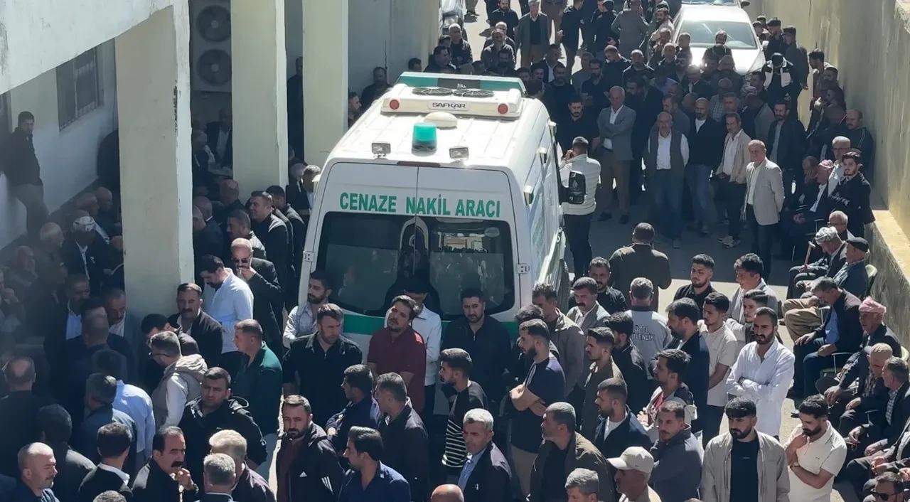 Hakkari'de bıçaklı saldırı: 21 yaşındaki genç hayatını kaybetti