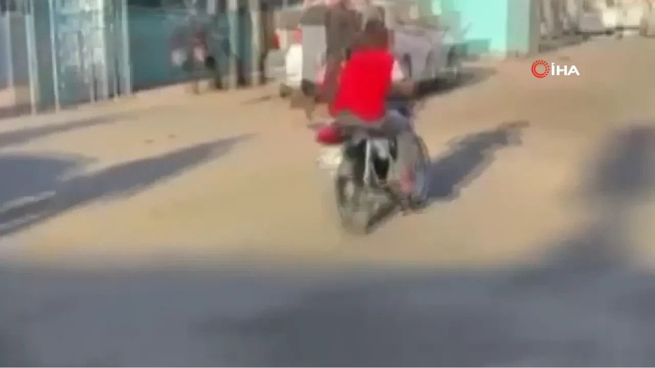 Kasksız ve abartı egzozlu motor kullandı, cezadan kaçamadı! 