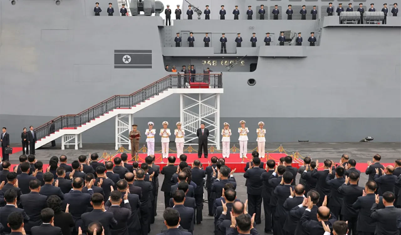 Kim Jong Un, Kuzey Kore'nin yeni savaş makinesini görücüye çıkardı: "Düşman provokasyonlarını caydıracak"