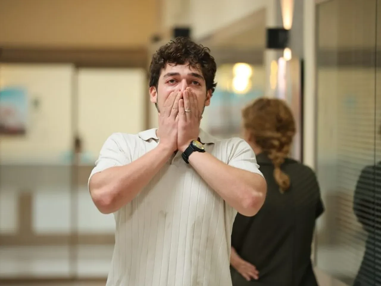 Kızılcık Şerbeti Fatih'in ardından Bahar dizisinde eşini aldatan Aziz Uras’a da “tokatla” ve “Fırlat” sayfası açıldı