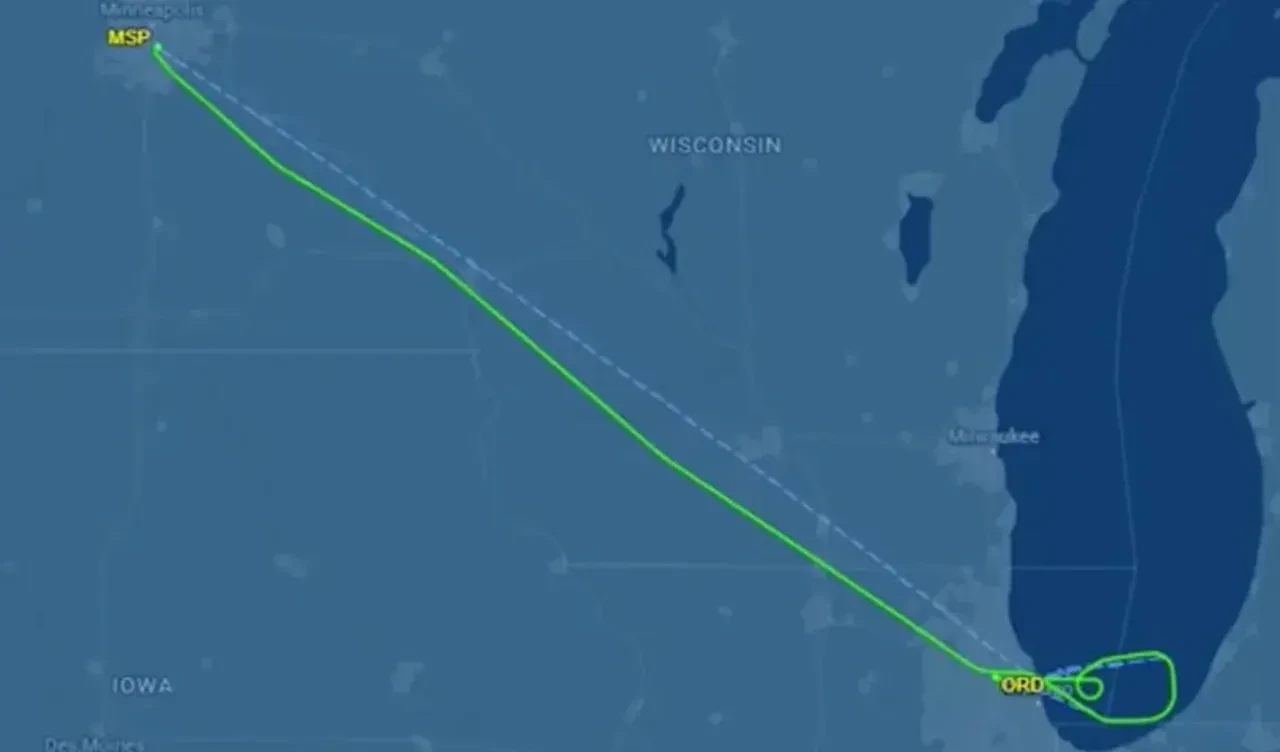 On beş maske takan çılgın yolcunun sözleri uçağa acil iniş yaptırdı! 