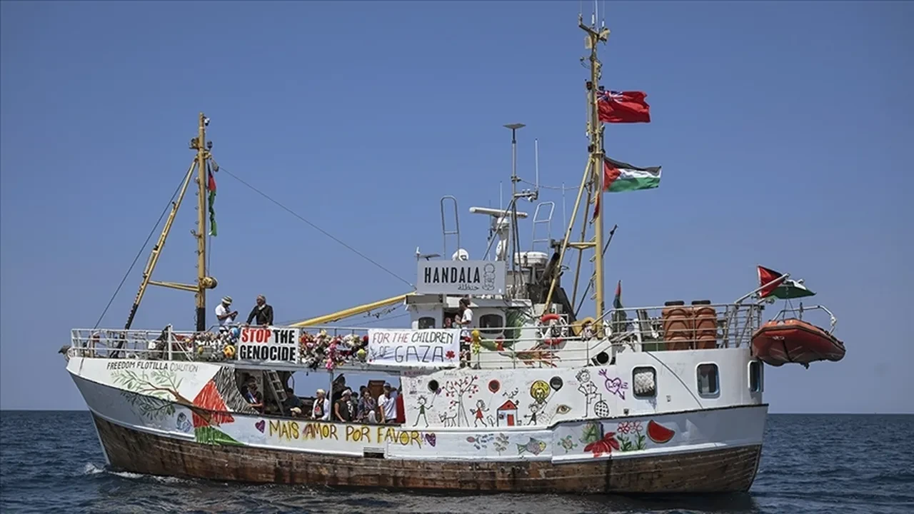 Özgürlük Filosu her şeyi göze aldı, Gazze'ye doğru ilerliyor: 25 farklı ülkeden 92 kişi