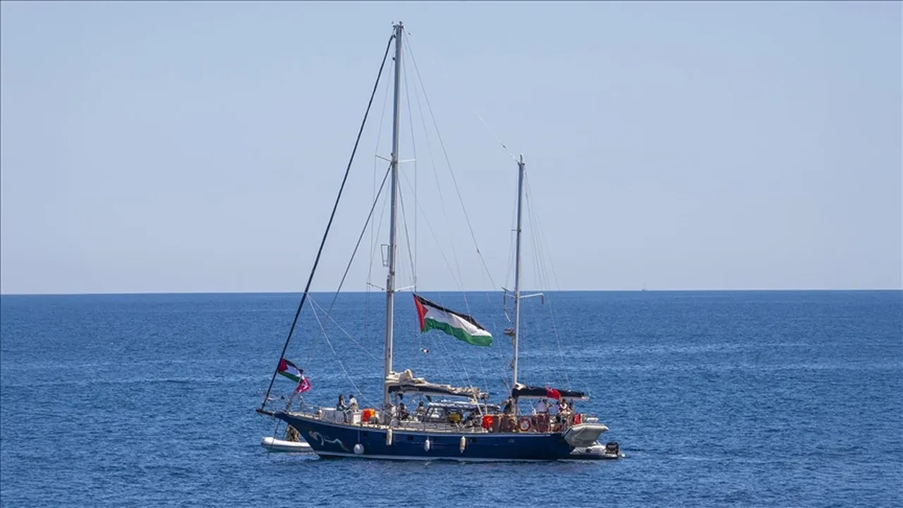 Özgürlük Filosu her şeyi göze aldı, Gazze'ye doğru ilerliyor: 25 farklı ülkeden 92 kişi