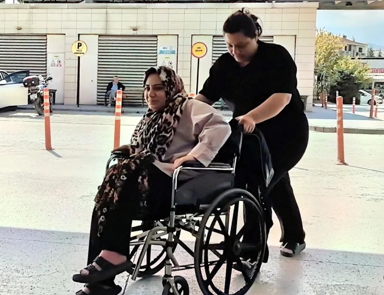 Piknik yaparken yılan saldırısı! Genç kadını ısırdı