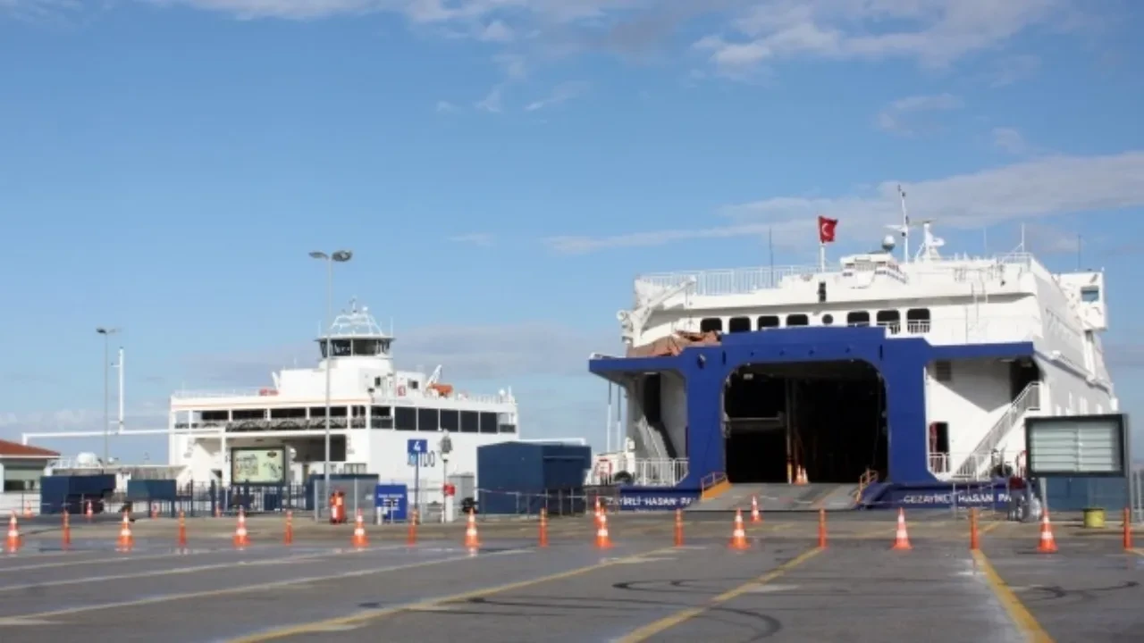 Sirkeci feribot kazasında ölü, yaralı var mı son dakika? İskeleye çarptı
