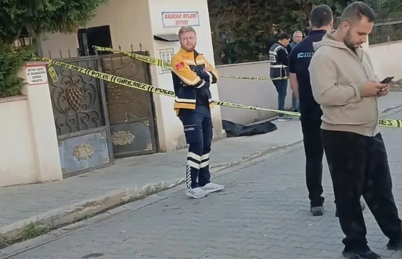 Sokak ortasında vahşet! Eşini önce göğsünden sonra kafasından vurdu 