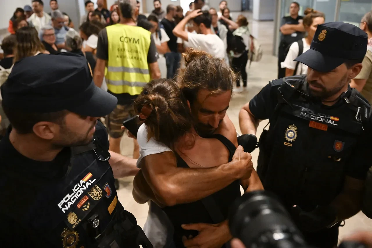 Sumud Filosu'nun İspanyol üyeleri İsrail dehşetini anlattı: 'Bu bir işkence'