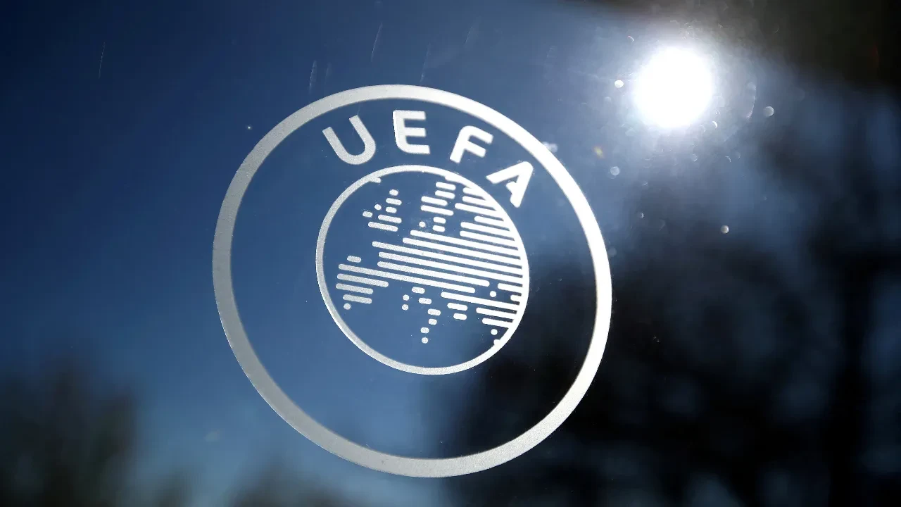 /futbol/uefadan-tarihi-karar-ispanya-ve-italya-ile-baslaniyor-3254122