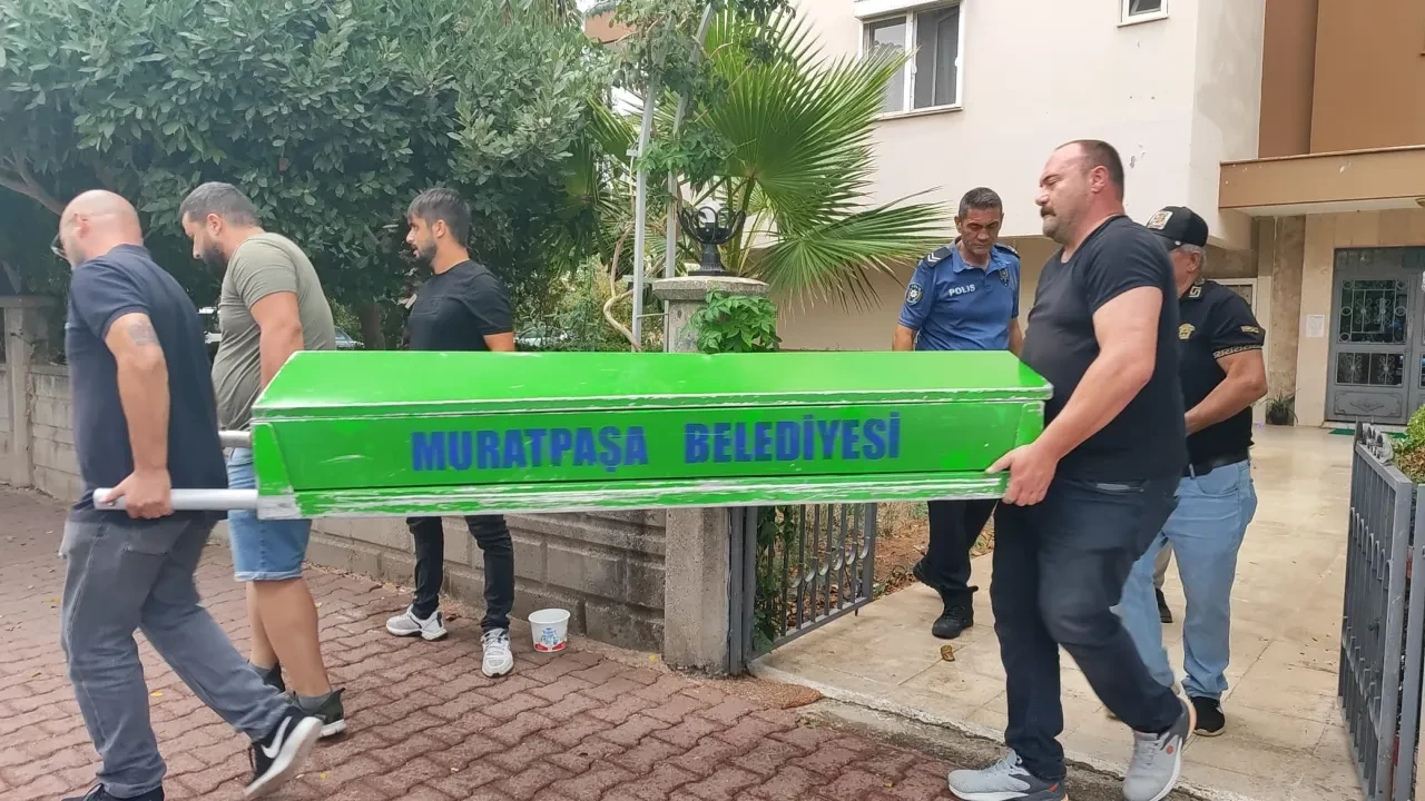 Annesiyle birlikte yaşıyordu! İhbar üzerine ekipler harekete geçti