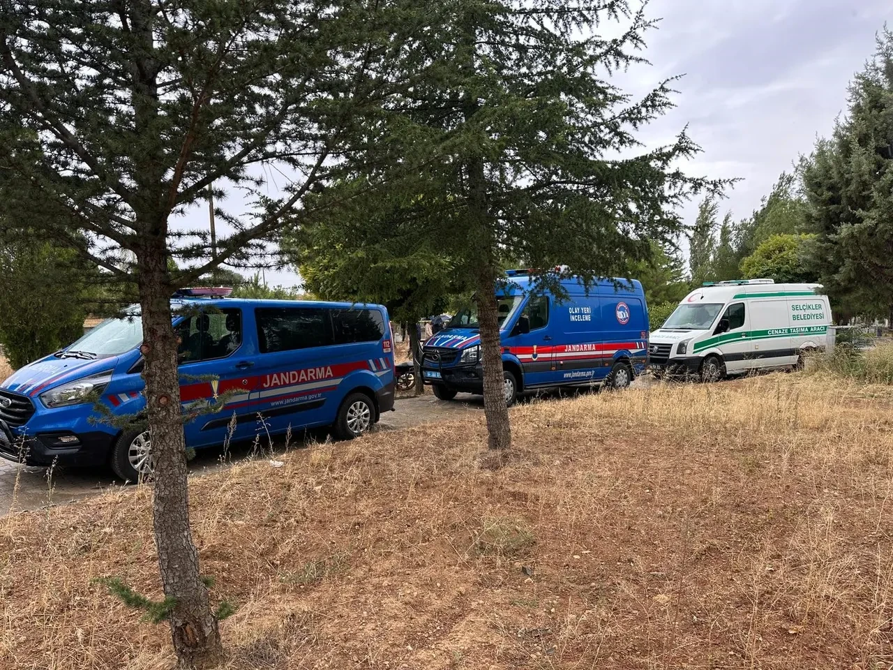 Uşak'ta akıl almaz olay! Cenazeler karıştı, mezar yeniden açıldı                                     