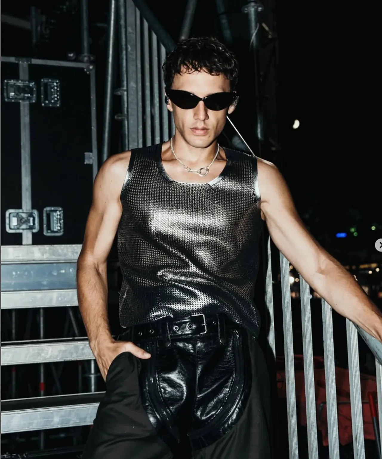 Edis'i eleştiren Sinan Akçıl'a yorum yapan Seren Serengil açtı ağzını yumdu gözünü