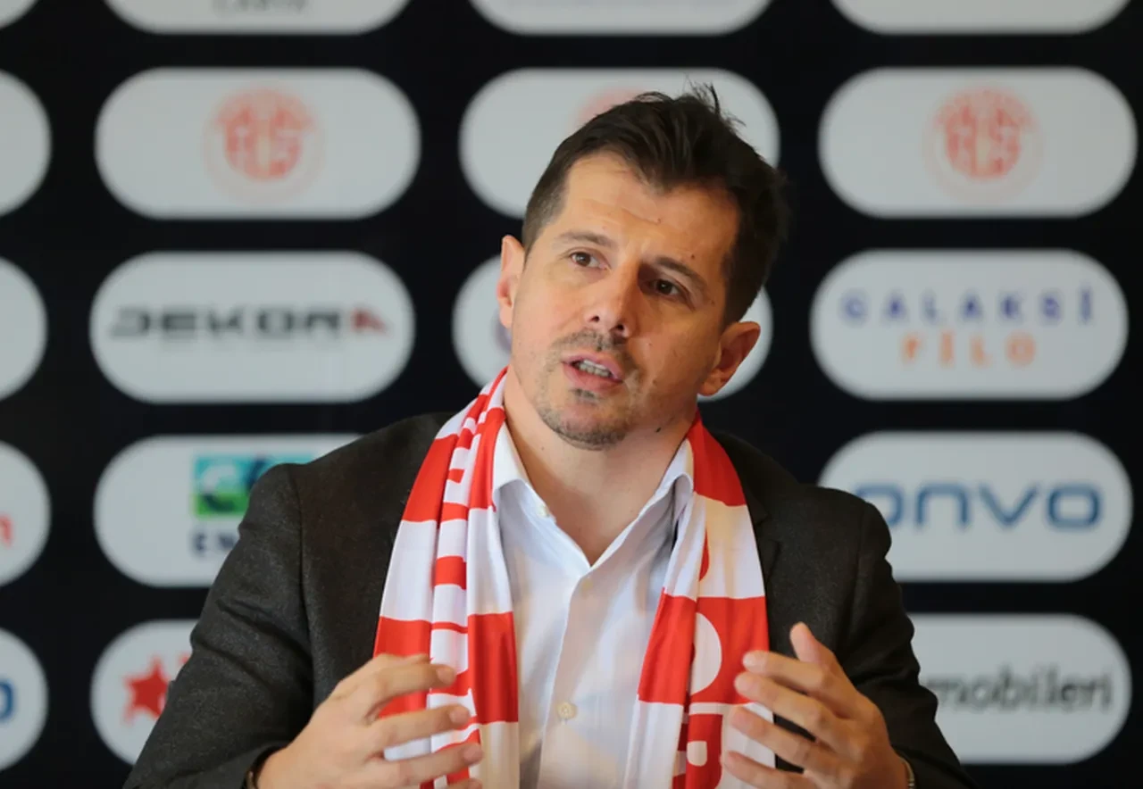 Emre Belezoğlu istifa mı etti? Emre Belezoğlu Fenerbahçe'nin yeni teknik direktörü mü olacak?