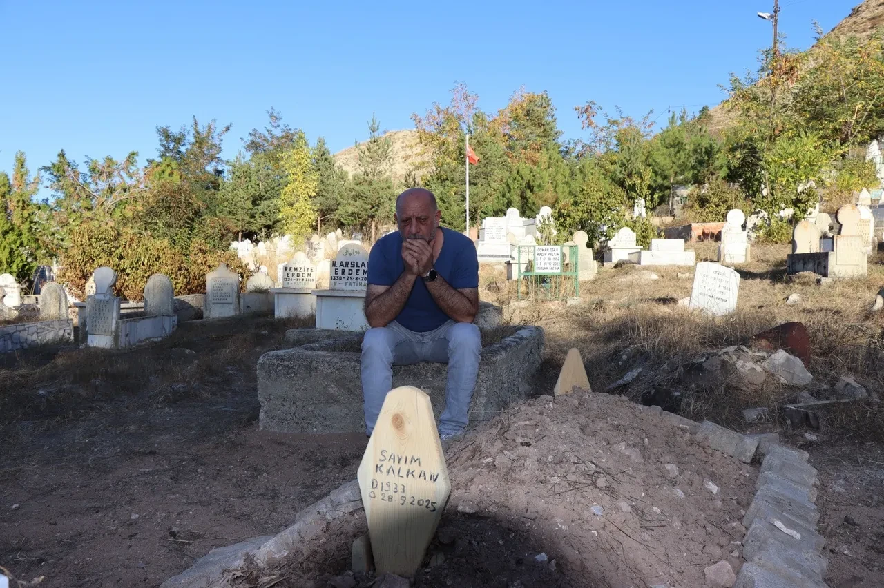 Erzurumlu kardeşler şoke oldu! Babalarının cenazesinde öldüklerini öğrendiler