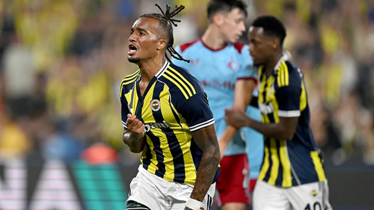 Fenerbahçeli yıldız eleştirilerin ardından tüm gönderilerini sildi!