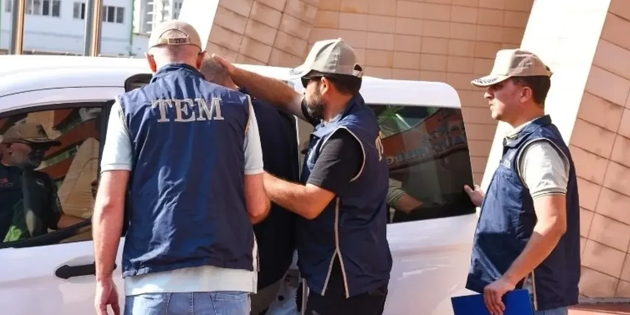 FETÖ'nün finansal yapılanmasına darbe: 6 şüpheli yakalandı