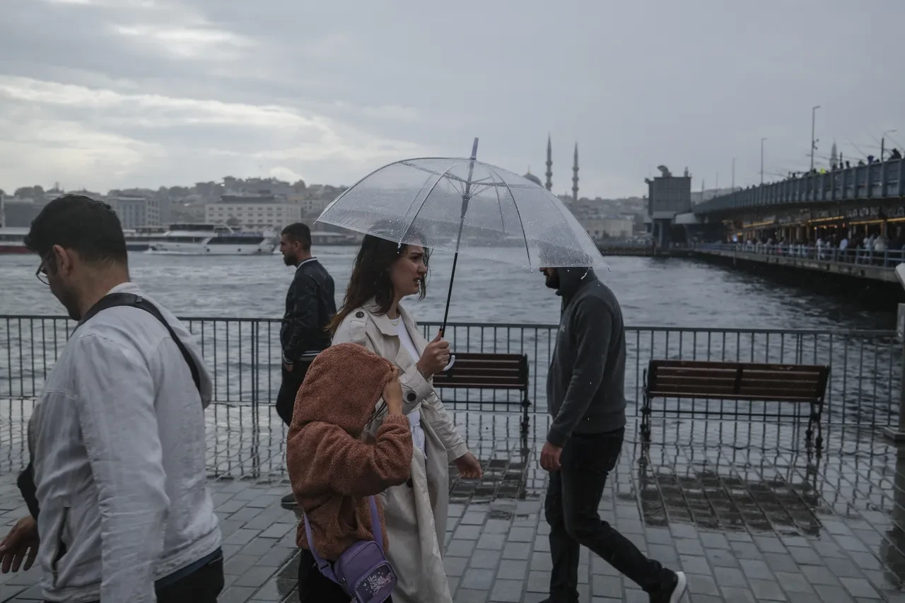 Meteoroloji turuncu ve sarı kodla uyardı: 20 ilde kuvvetli sağanak