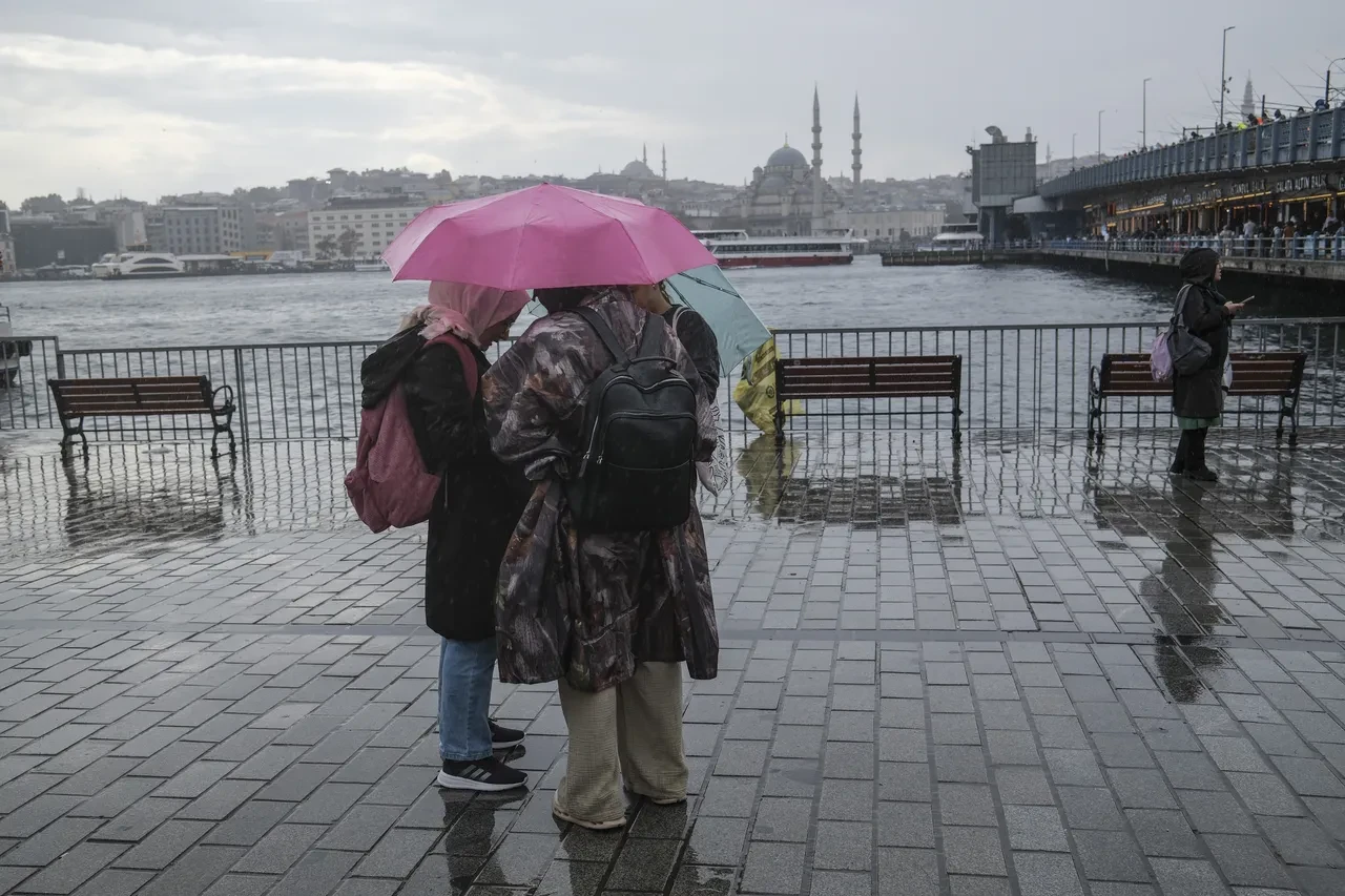Meteoroloji turuncu ve sarı kodla uyardı: 20 ilde kuvvetli sağanak