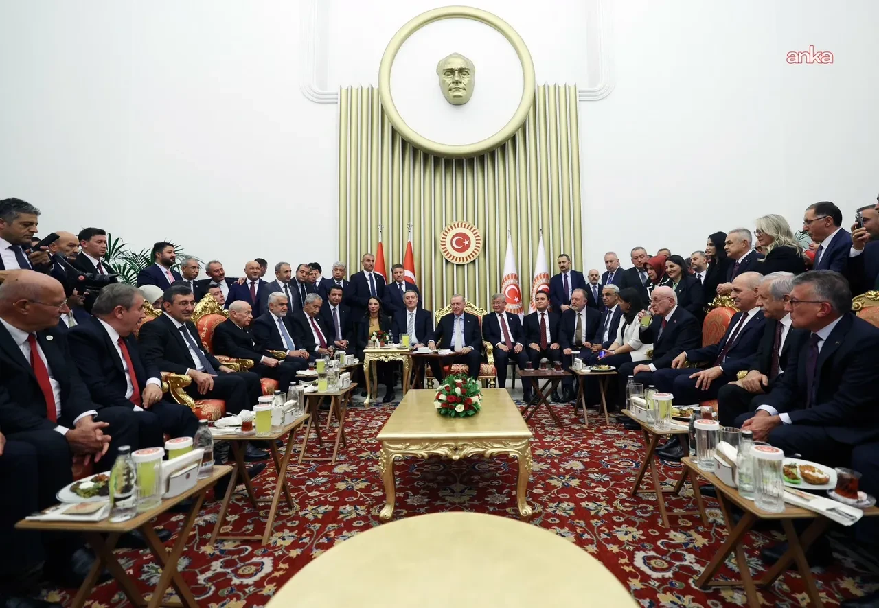 MHP lideri Bahçeli'den çok konuşulacak çıkış! 'İmralı YPG'ye yeni çağrı yapsın'