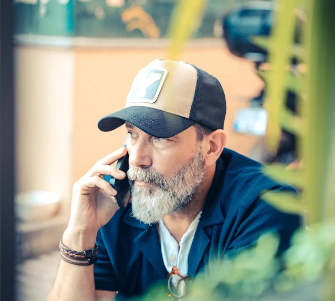 Serdar Ortaç'ın hayatının film olacağını duyan oyuncu Yosi Mizrahi küplere bindi