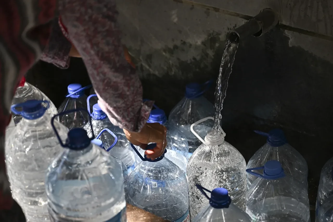 Su kesintisini fırsat bilen marketler zam yaptı! Susuzluk 9 günü buldu, vatandaş perişan