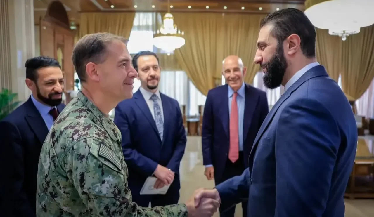 Suriye Cumhurbaşkanı Ahmed Şara ile ABD temsilcisi Tom Barrack görüştü