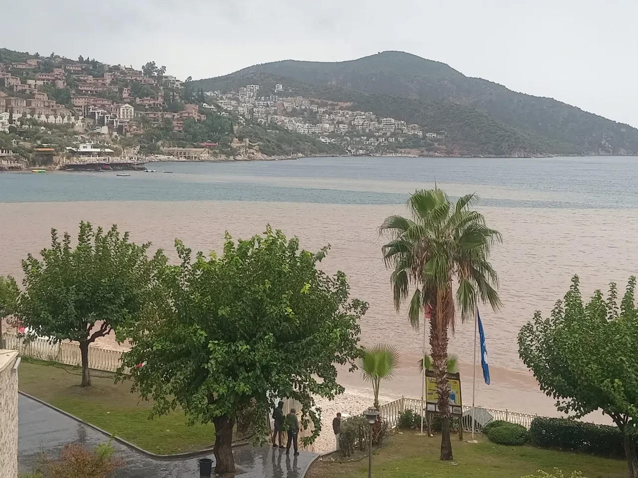 36 ilde alarm! Meteoroloji sarı ve turuncu kodla uyardı: Sağanak ve rüzgar bir arada