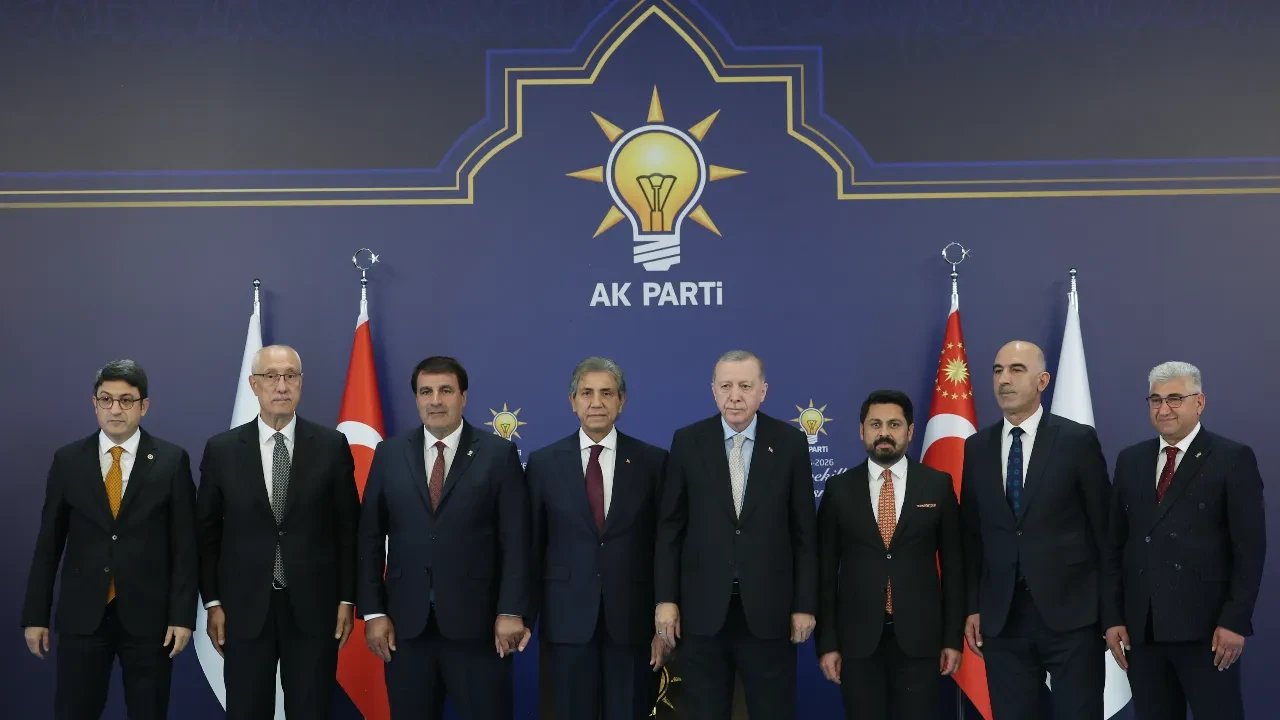AK Parti'ye geçen belediye başkanları kimler, isim listesi? 7 belediye başkanı AK Parti'ye geçti
