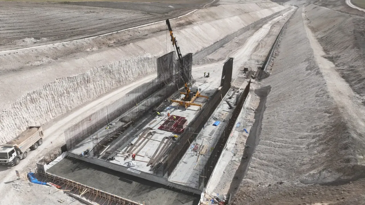 Ankara-İzmir YHT hattında önemli adım! Köroğlu Tüneli'nde ışık göründü