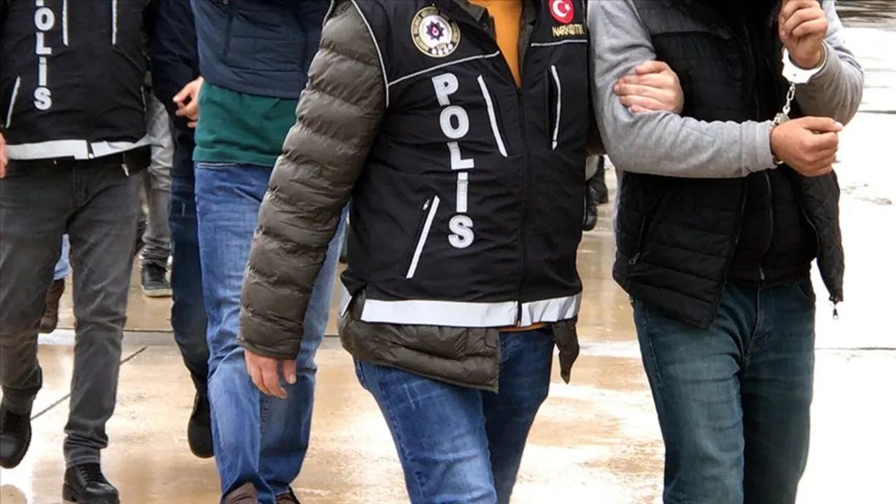 Bakanlık geçit vermiyor! 3 ilde uyuşturucu operasyonu: Değeri tam 4 milyar 385 milyon TL 