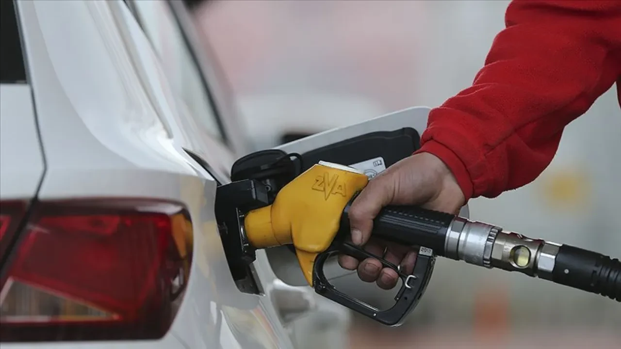 Benzine indirim var mı, geldi mi 8 Ekim? Benzin ve motorin indirimi sonrası güncel akaryakıt fiyatları 
