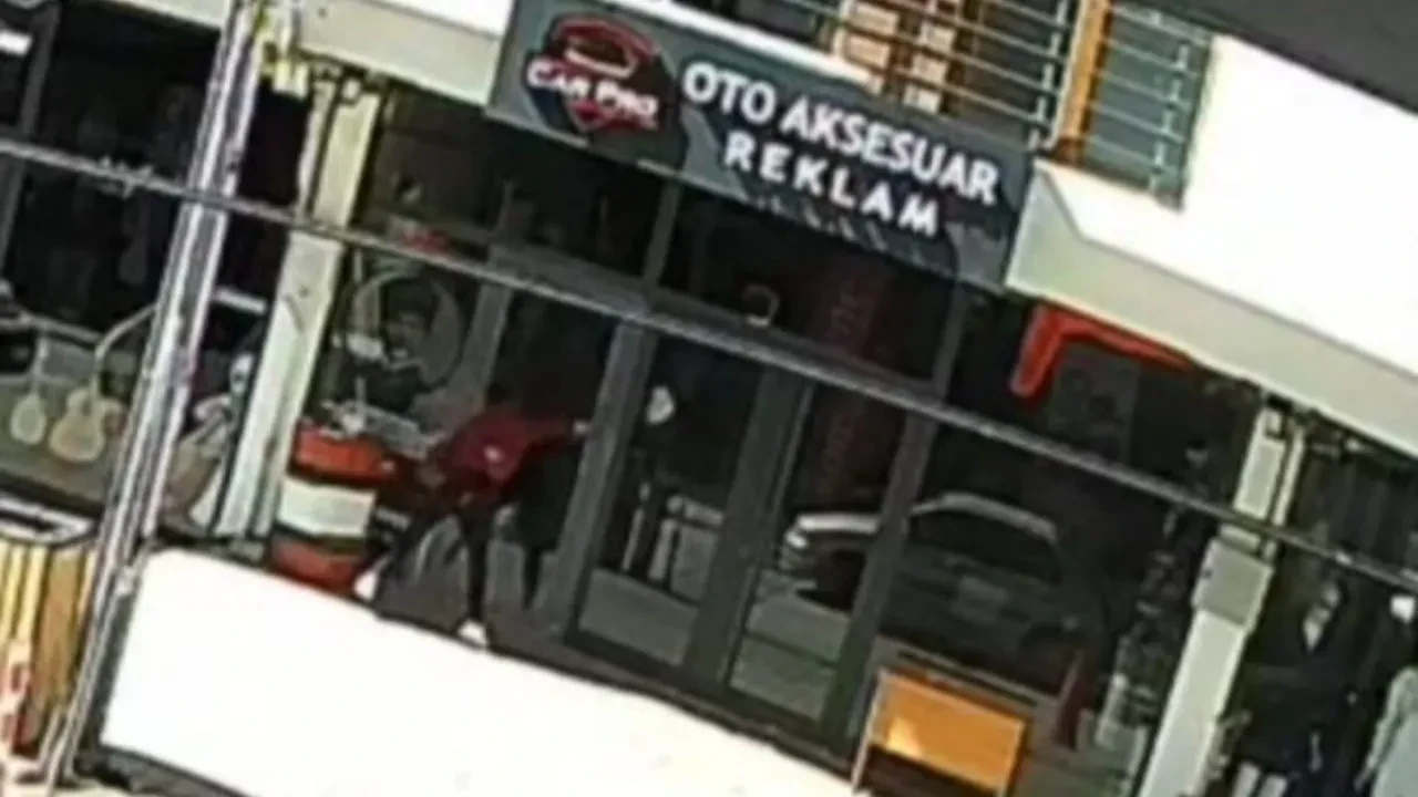 Berber makasla dehşet saçtı! Uyuşturucu etkisinde komşusunu takıntı yaptı