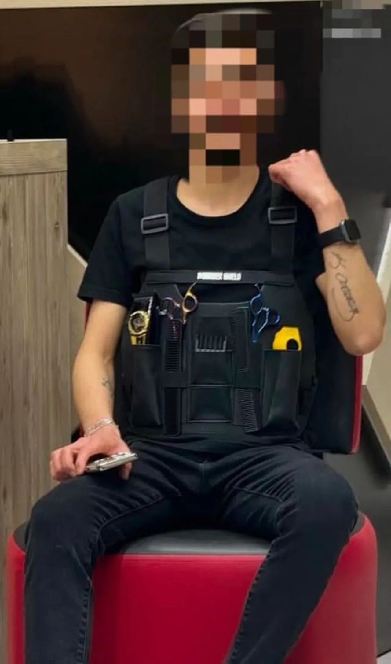 Berber makasla dehşet saçtı! Uyuşturucu etkisinde komşusunu takıntı yaptı