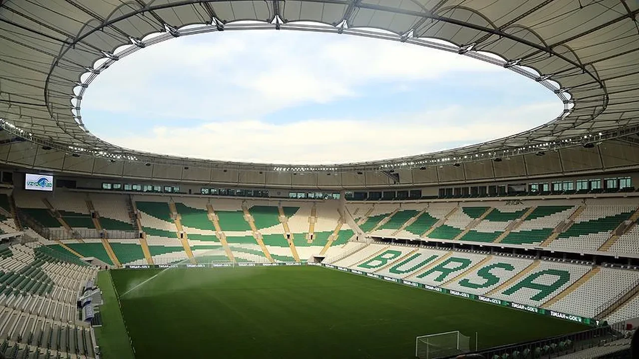 Bursaspor yeni teknik direktörü kim olacak? Teknik direktör Adem Çağlayan istifa etti