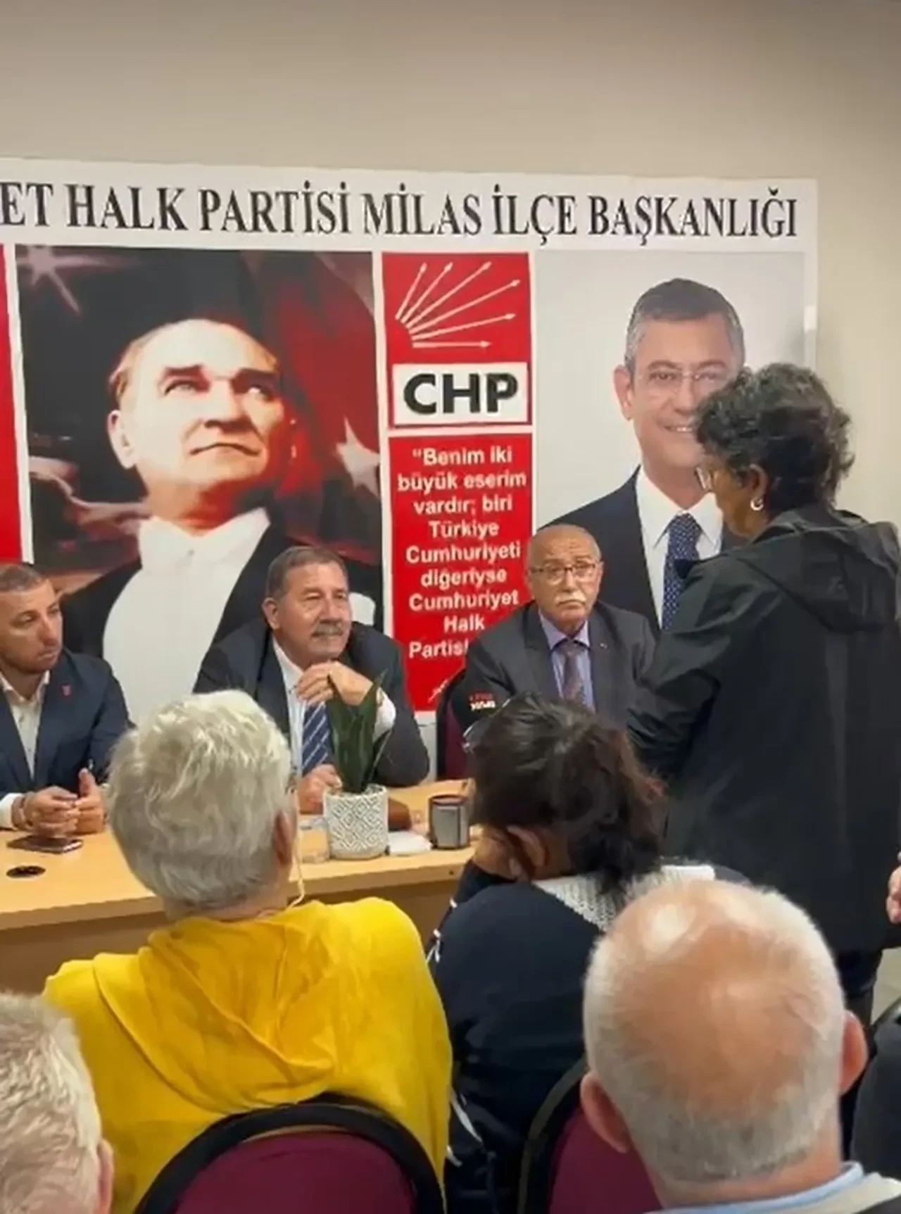 CHP Milas İlçe Teşkilatı’nda gergin toplantı: 2019’da kime oy verdiniz?