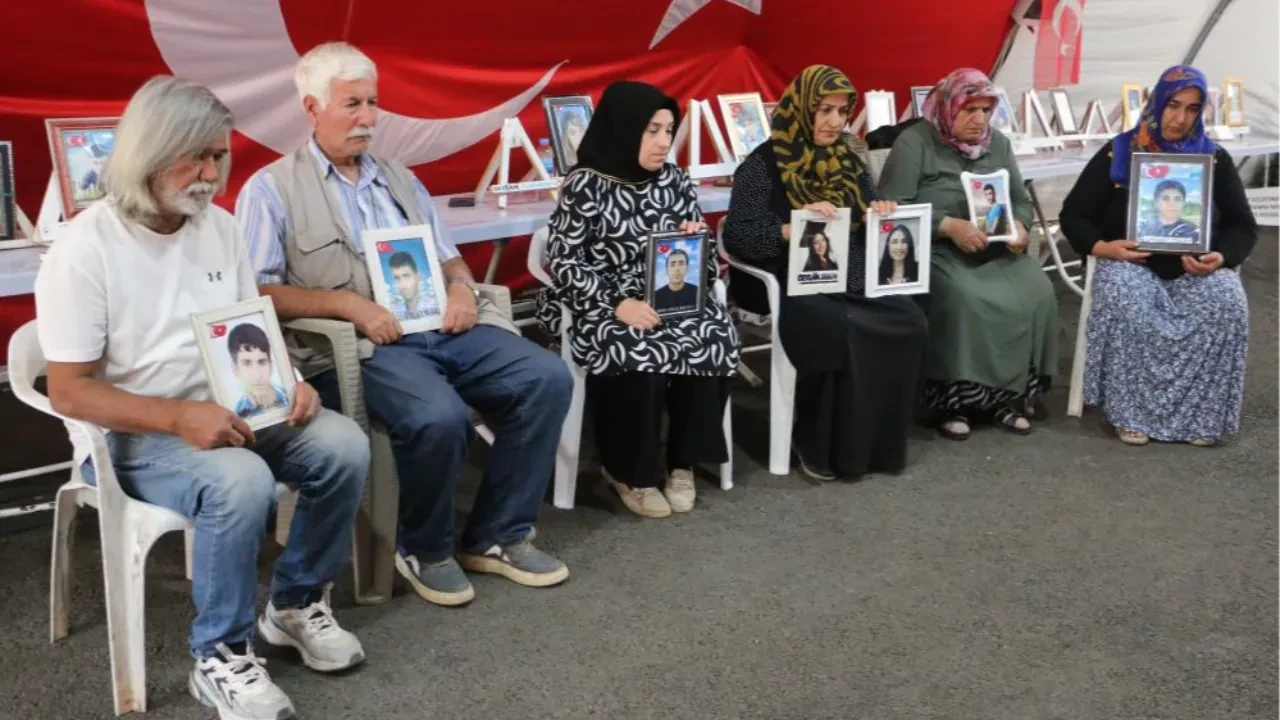 Diyarbakır annelerinden Devlet Bahçeli'ye dua ve teşekkür